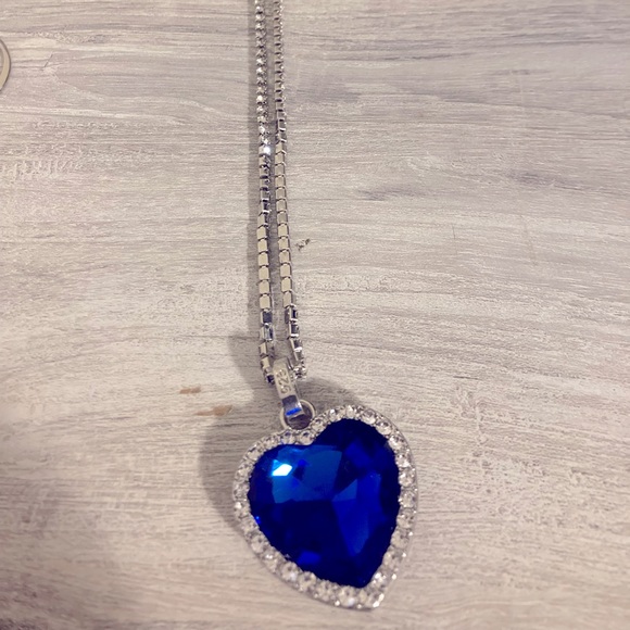 Heart of the Ocean Titanic Necklace Replica - Picture 2 of 2